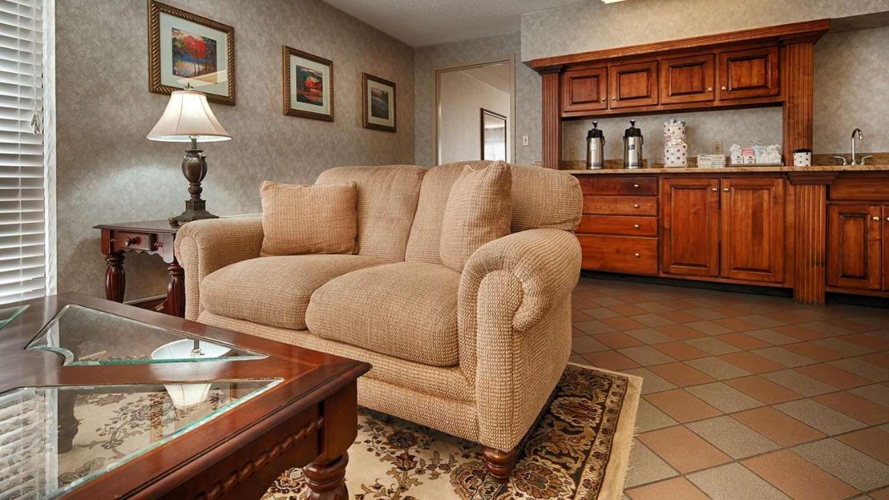Bryson Inn Маунт-Эйри Экстерьер фото