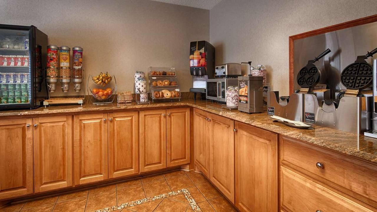 Bryson Inn Маунт-Эйри Экстерьер фото